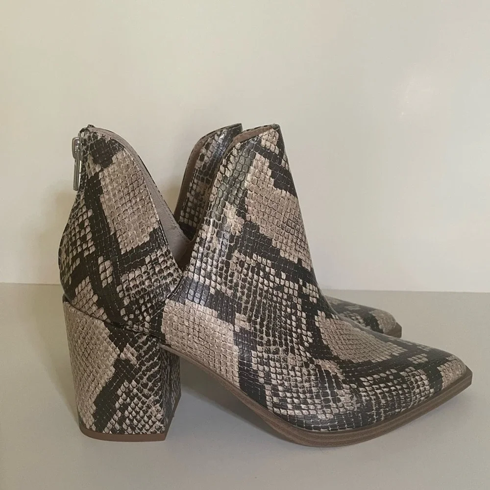 Snake Print Ankle Boots with Block Heel and Side Zip Western Pointed Toe Booties